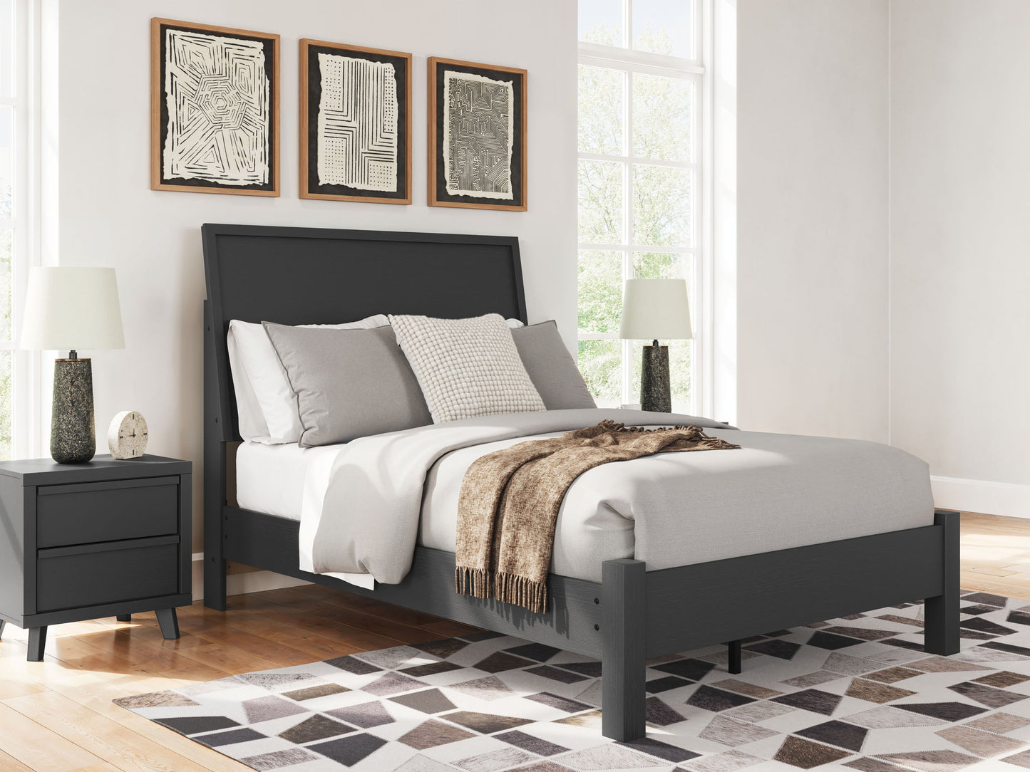 Danziar - Full Panel Bed With Low Footboard - Black