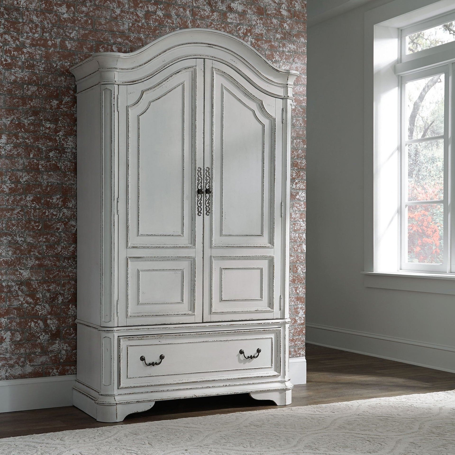 Bedroom > Armoires