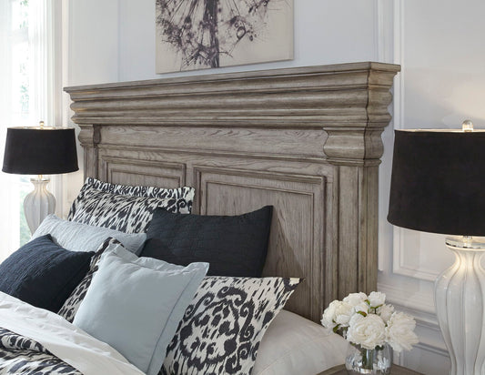 Madison Ridge - Queen Panel Bed With Blanket Chest Footboard - Heritage Taupe