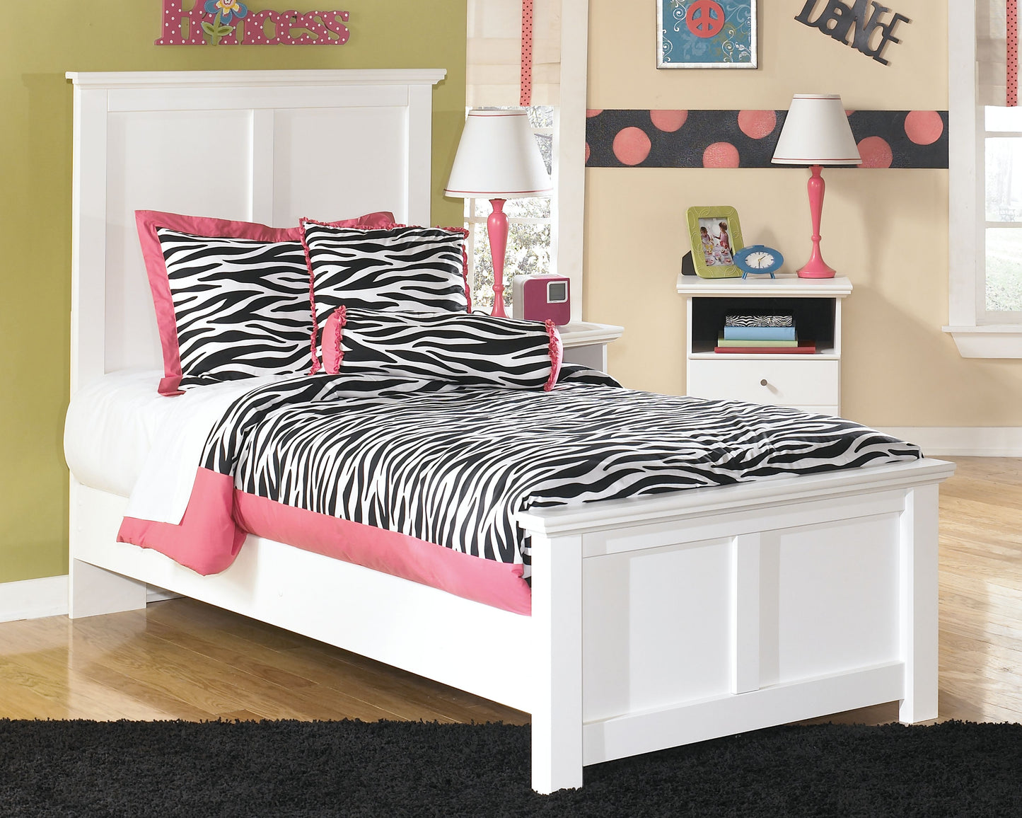 Bostwick - Panel Bed