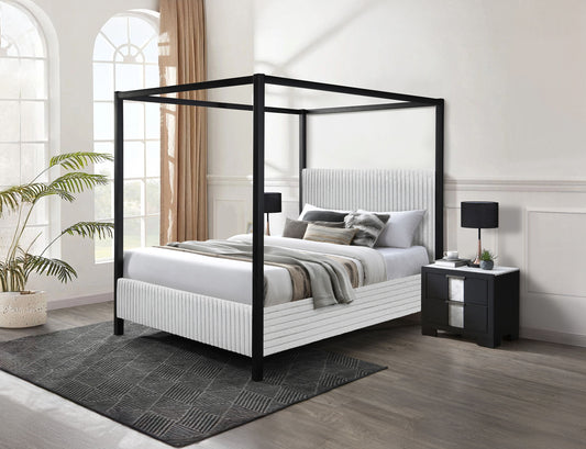 Cora - Canopy Bed