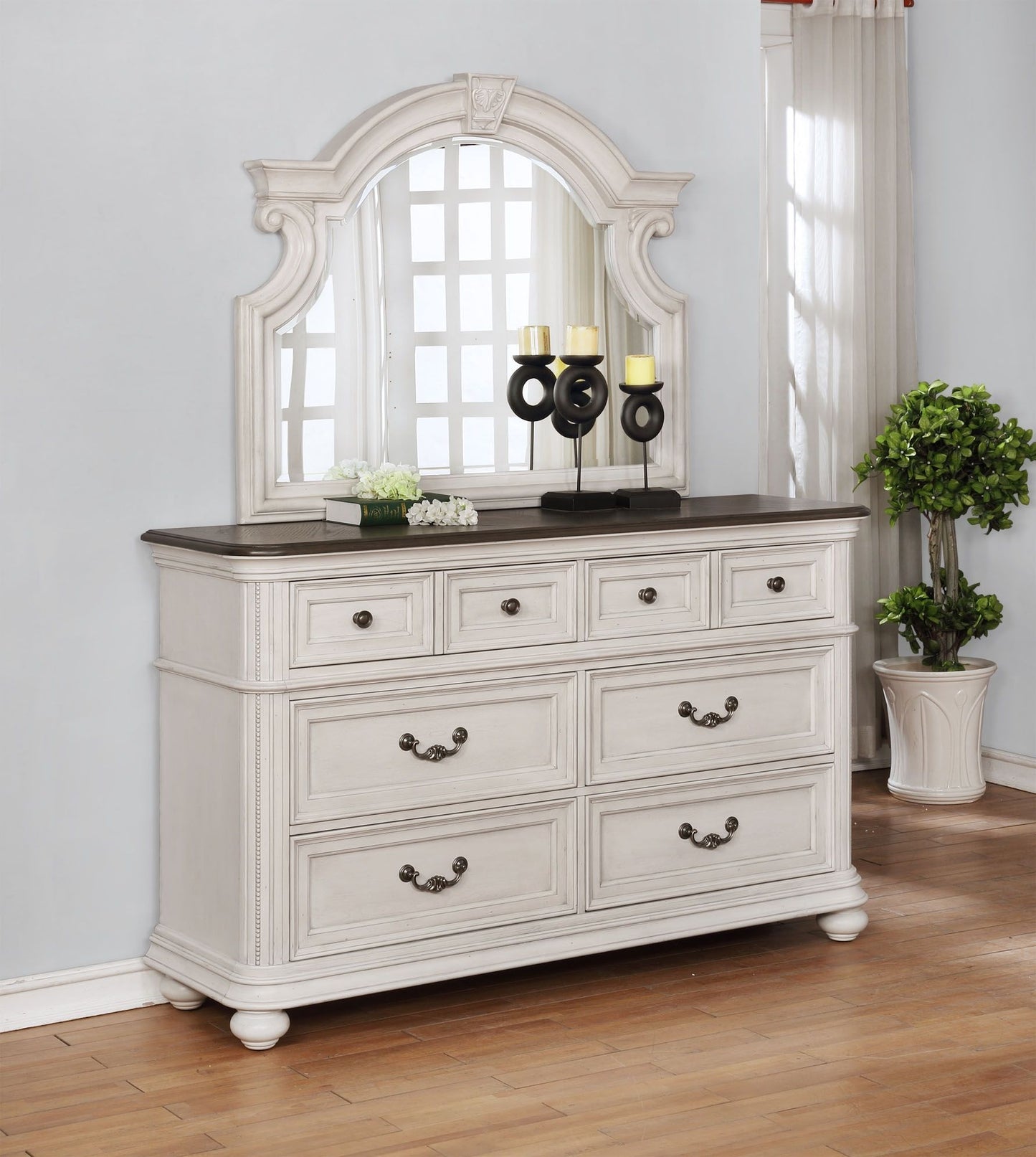 B0162N - Dresser - White - Wood