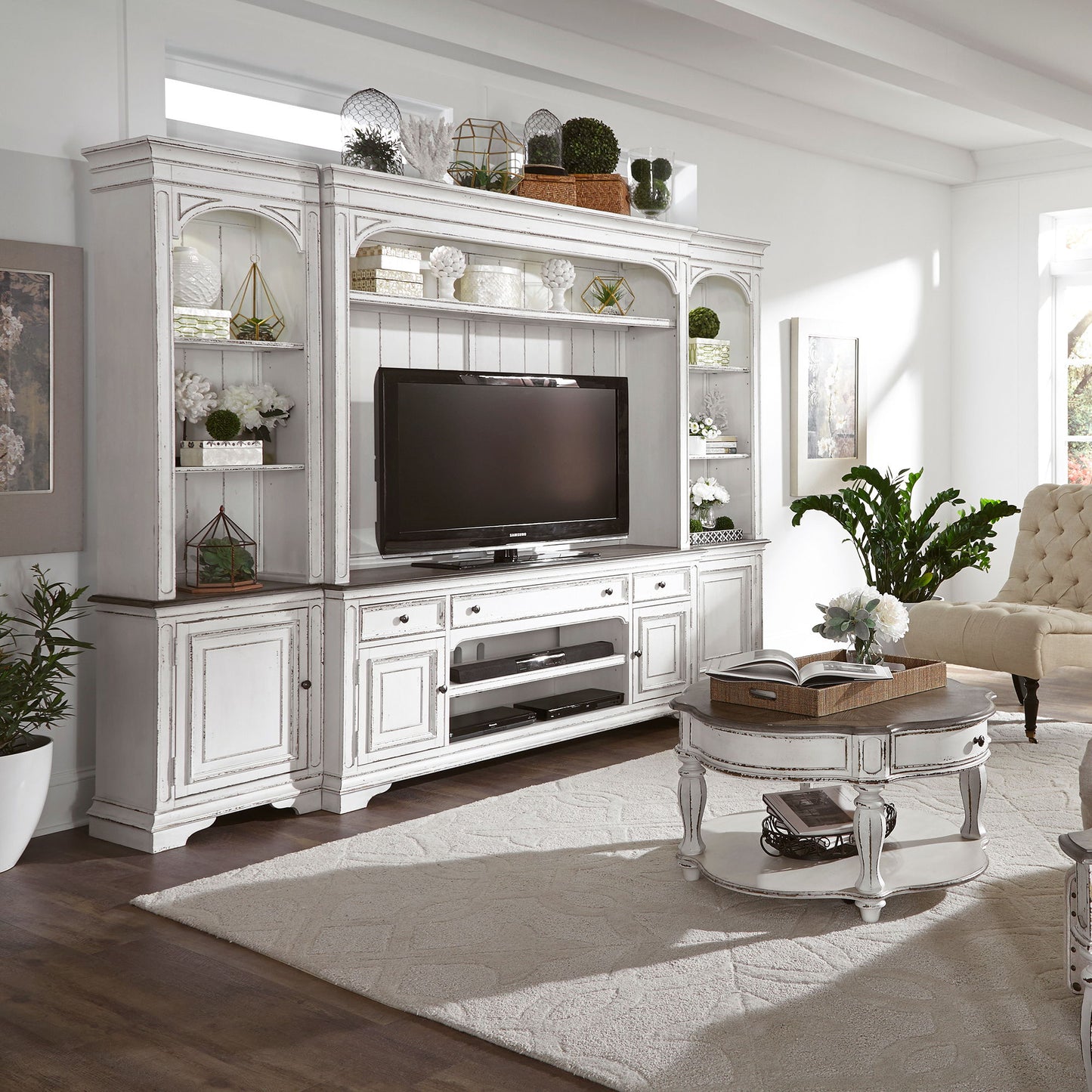 Magnolia Manor - Entertainment Center With Piers - White