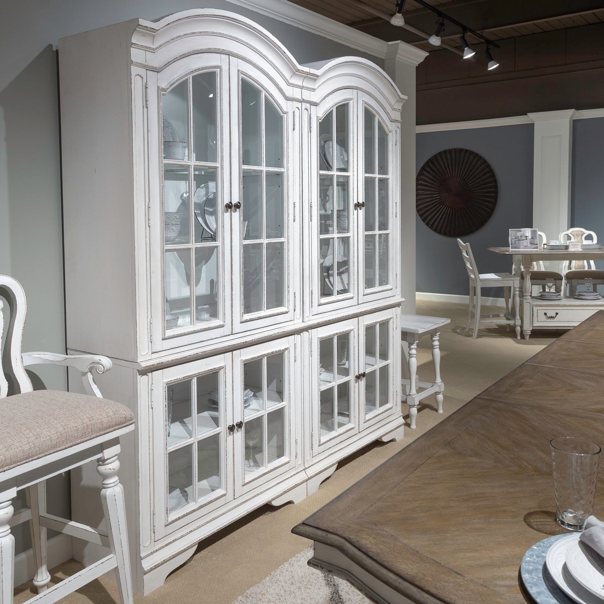 Dining Room > Cabinets