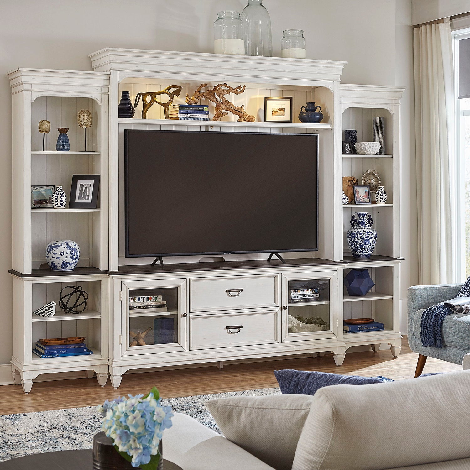Home Entertainment > Entertainment Centers
