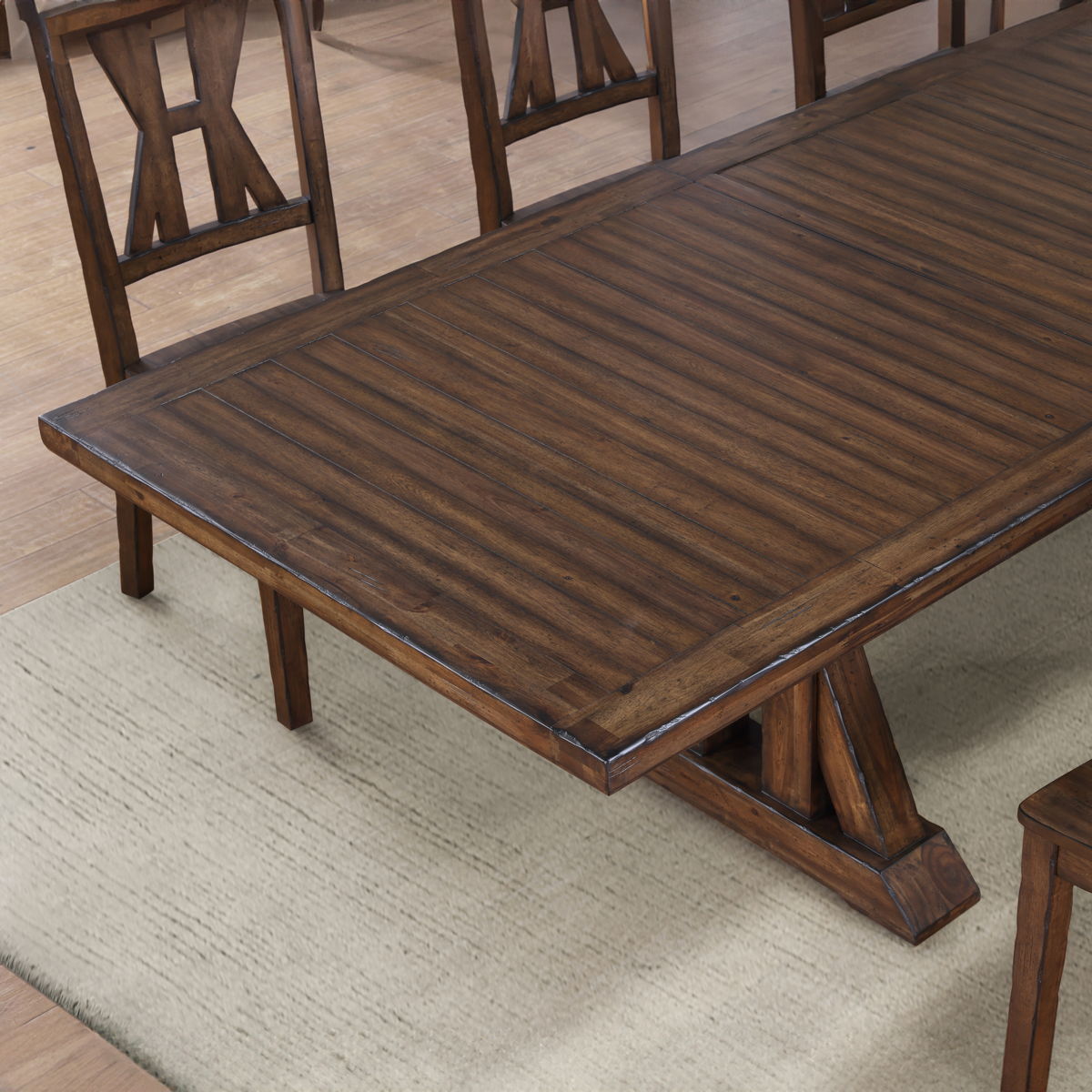 Auburn - Table With 2 / 20" Table Leaves - Dark Brown