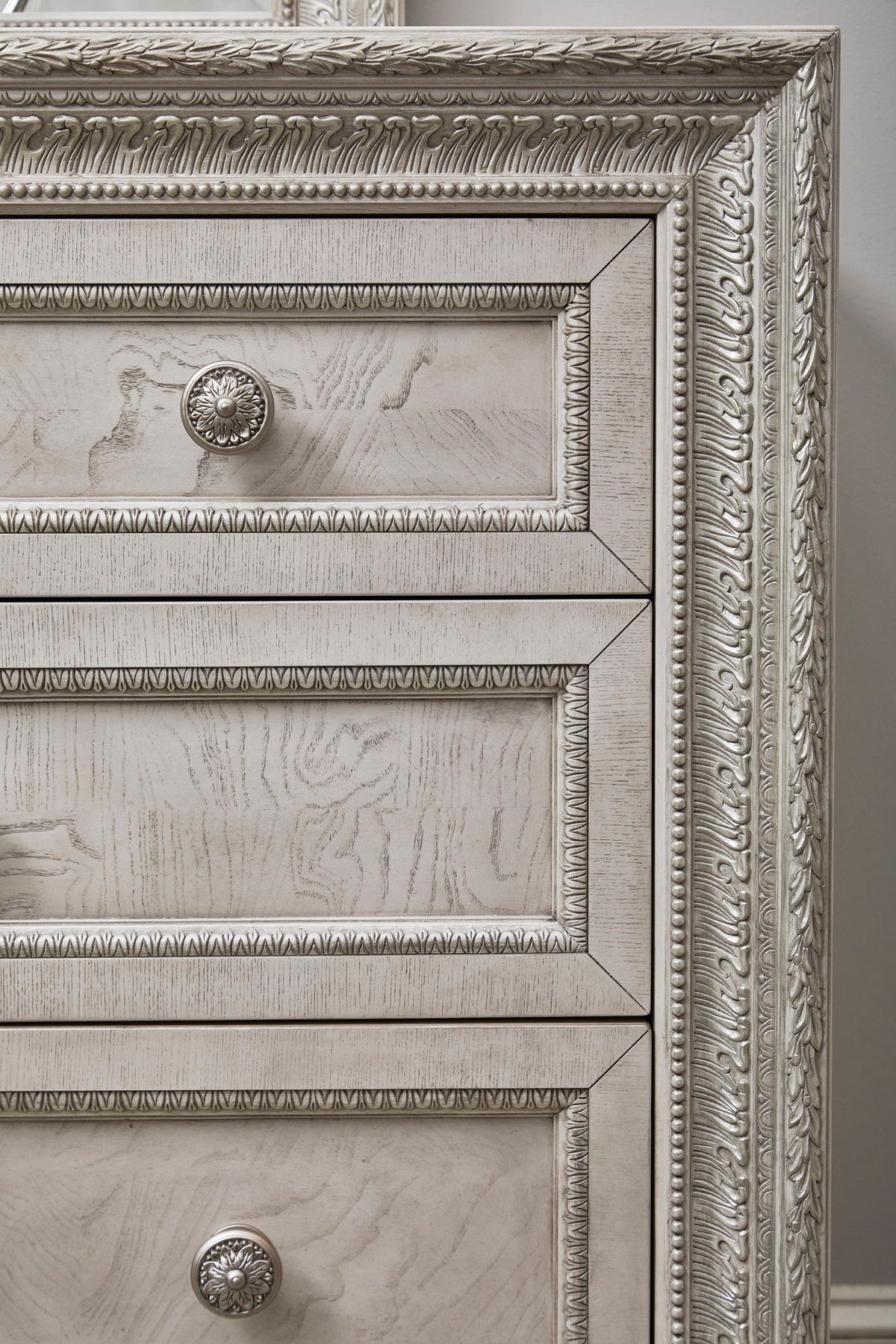 Camila - 8 Drawer Dresser - Creamy White