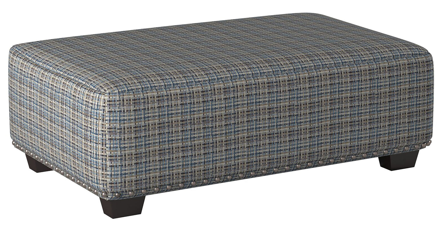 Newberg - Cocktail Ottoman