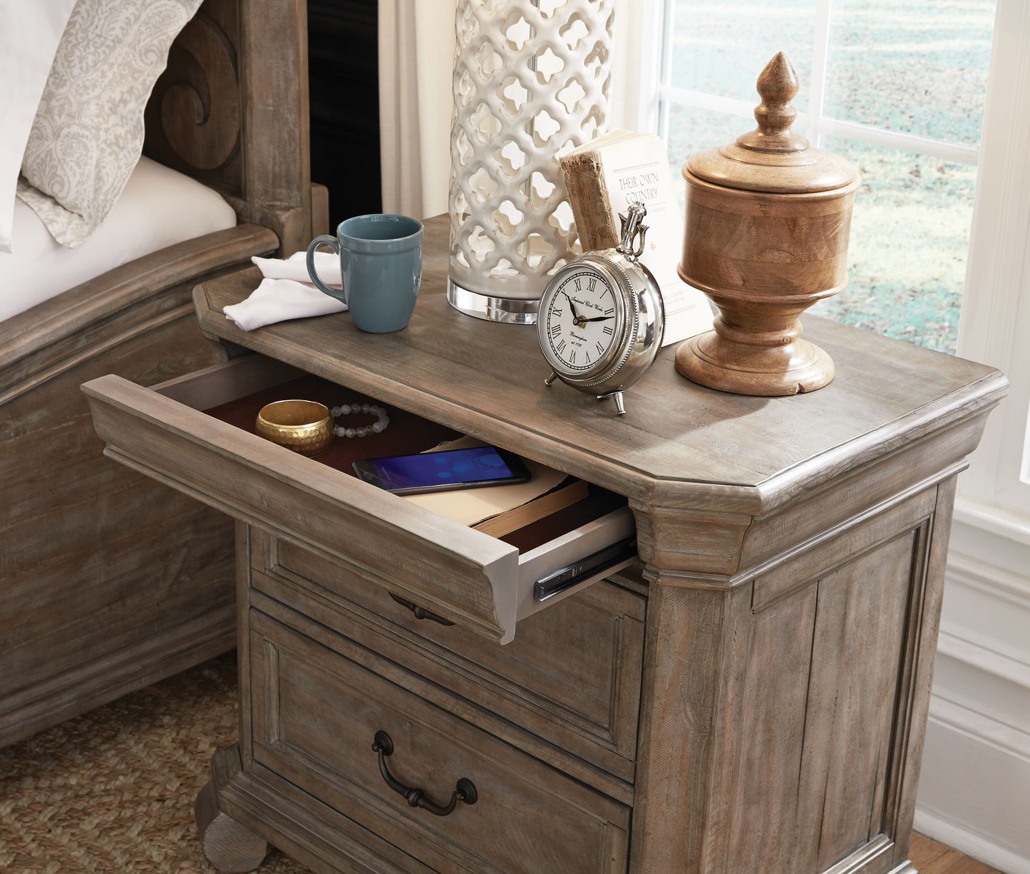 Tinley Park - Drawer Nightstand - Dove Tail Grey